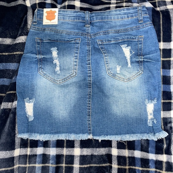 Women’s Jean Skirt - Picture 3 of 3
